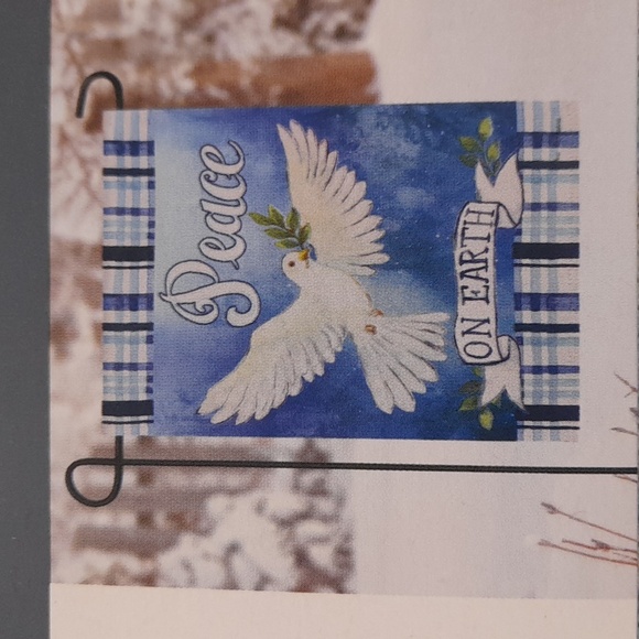 NWT holiday garden flag - Picture 2 of 2